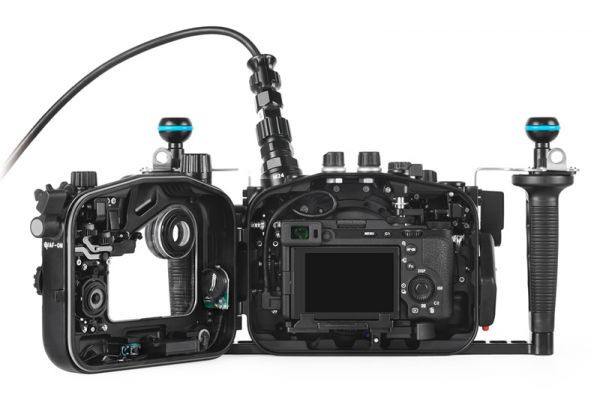 200DLM/A Underwater Housing for Sony Alpha a7C II, a7CR Mirrorless Cam