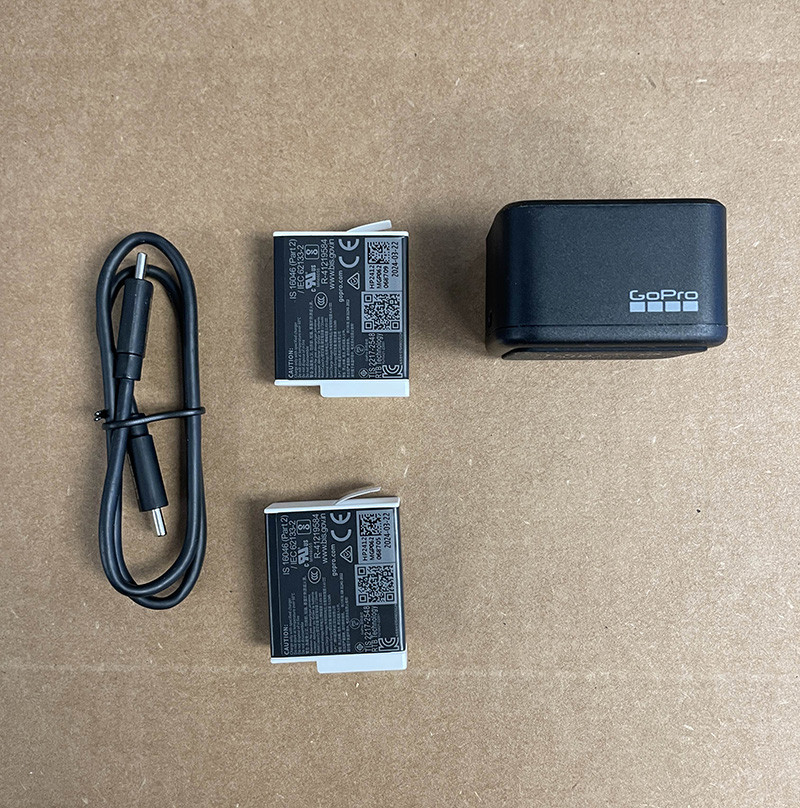 GoPro DUAL CHARGER ＋ ENDURO BATTERIES Dual Optimized Battery Charger + 2 Enduro Camera Batteries