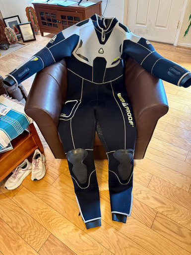 USED Waterproof W4 7mm Back Zip Wetsuit for Men (Size XXL/T)