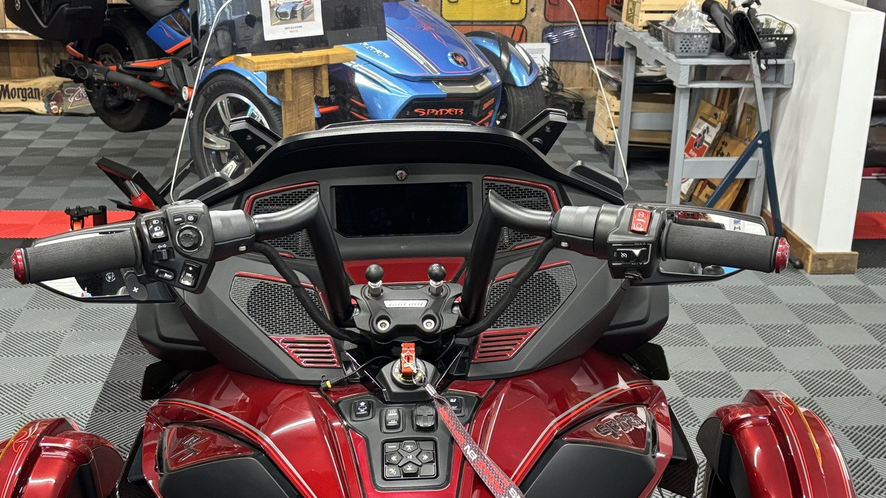 Sresk Lenkererhöhung Für Can-Am Spyder RT & F3 (ab 2020) – 3,8 Cm Höher & Zurück, CNC-Aluminium, Schwarz – Einfache Montage Sresk Lenkererhöhung Für Can-Am Spyder RT & F3 (ab 2020) – 3,8 Cm Höher & Zurück, CNC-Aluminium, Schwarz – Einfache Montage