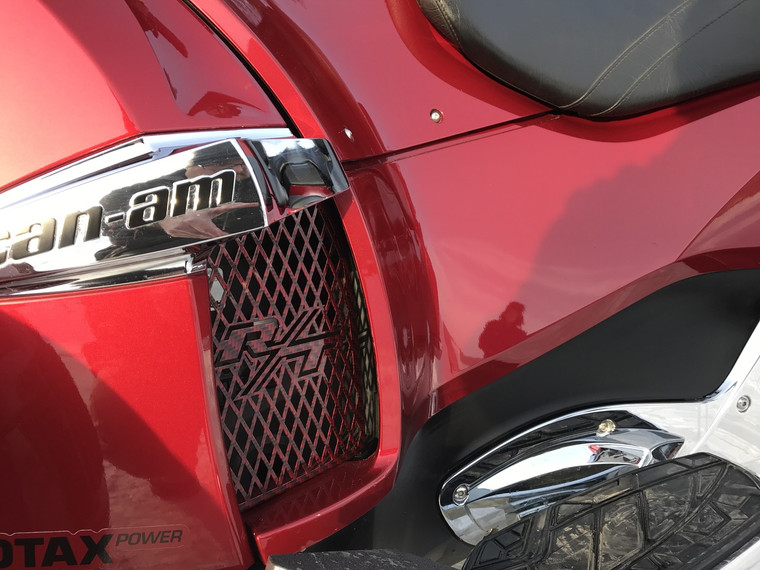 RT Lower Side Grills - 2010-2019 - 2 RT Logos - Carbon Fibre Red 