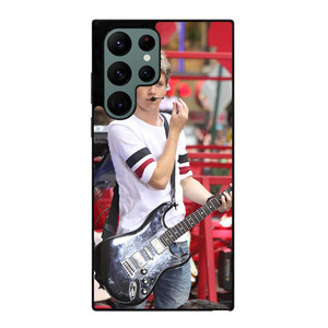 NIALL HORAN ONE DIRECTION PLAYING GUITAR 2 Samsung Galaxy S22 Ultra Case