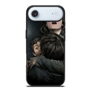 INSIDIOUS SCARY FAMILY iPhone 17 Air Case