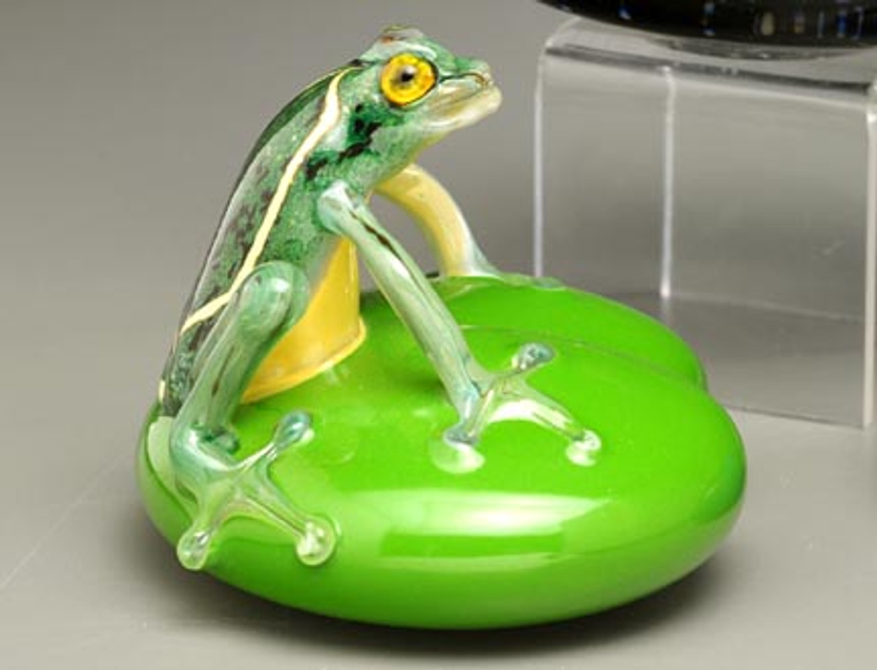 Green Frog on Lily Pad, Blown Glass Frog figurine, blown glass frog animal  sculptures