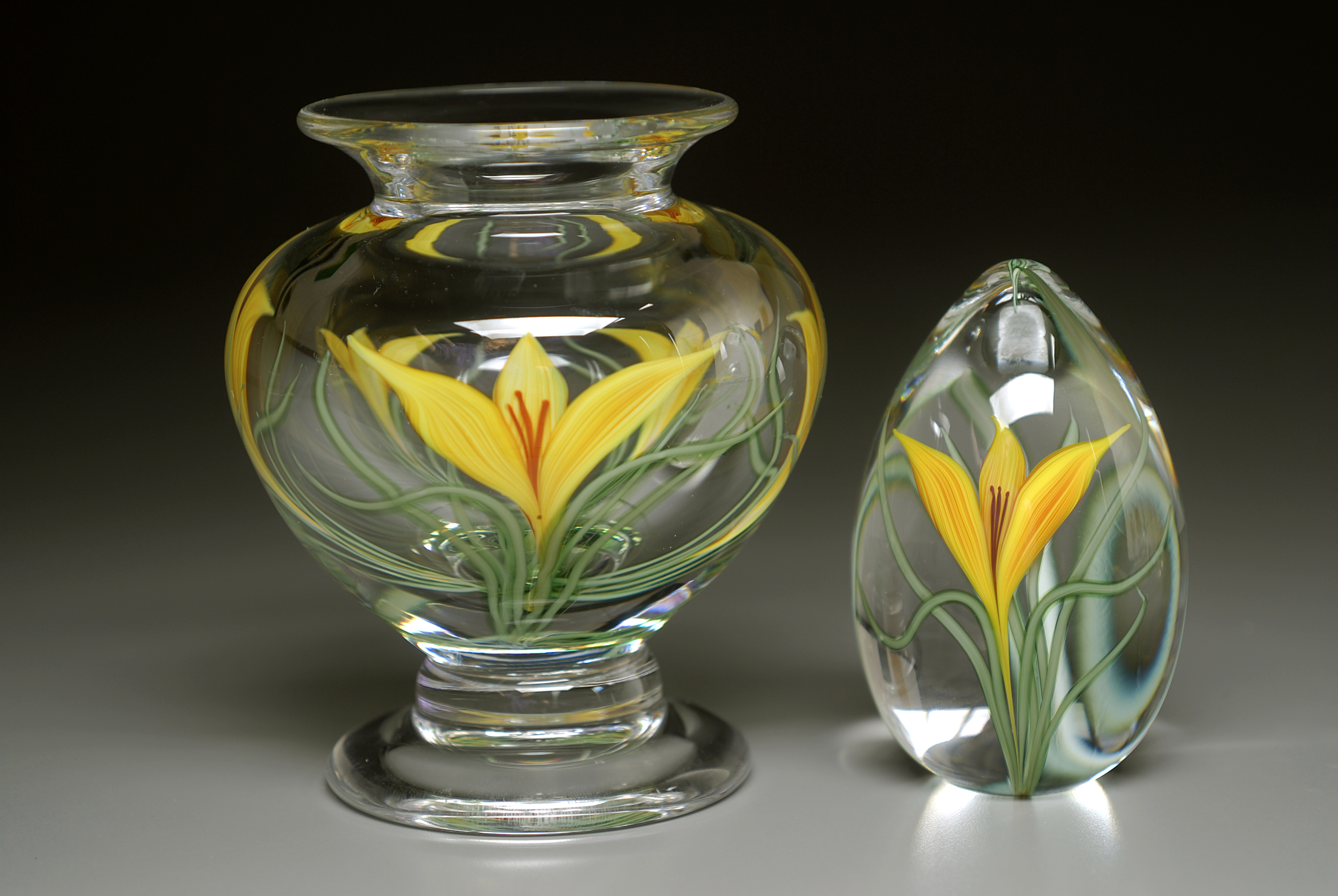 https://cdn11.bigcommerce.com/s-1ogawmc/product_images/uploaded_images/crocus-vase-and-egg-clear-cased.jpg