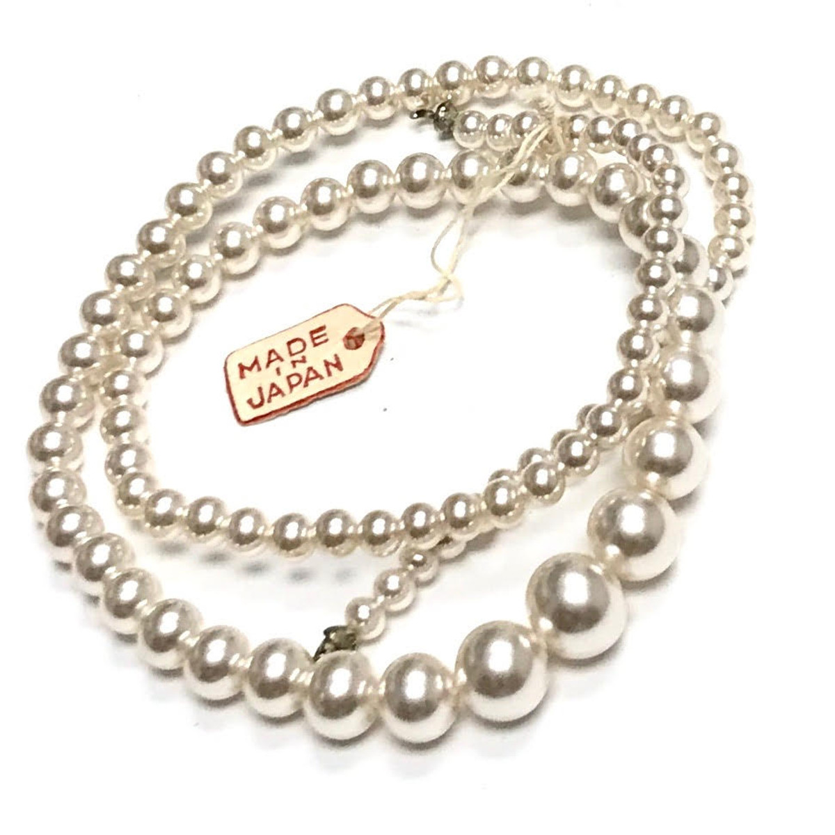 Vintage-Made in Japan- Graduated Creamy White Glass Faux Pearl Beads 