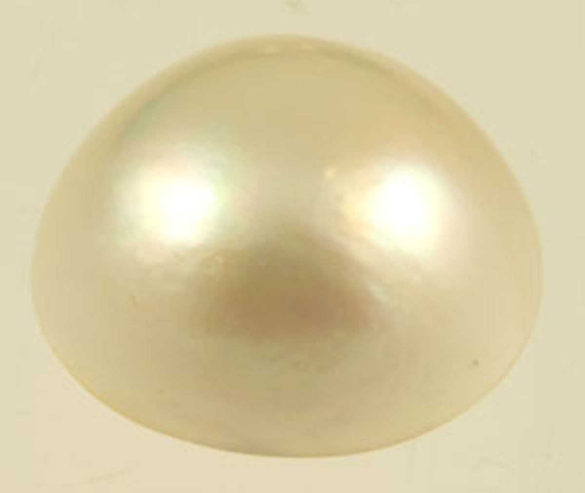 White Mabe Pearl Cabochon A Grade 16-17mm