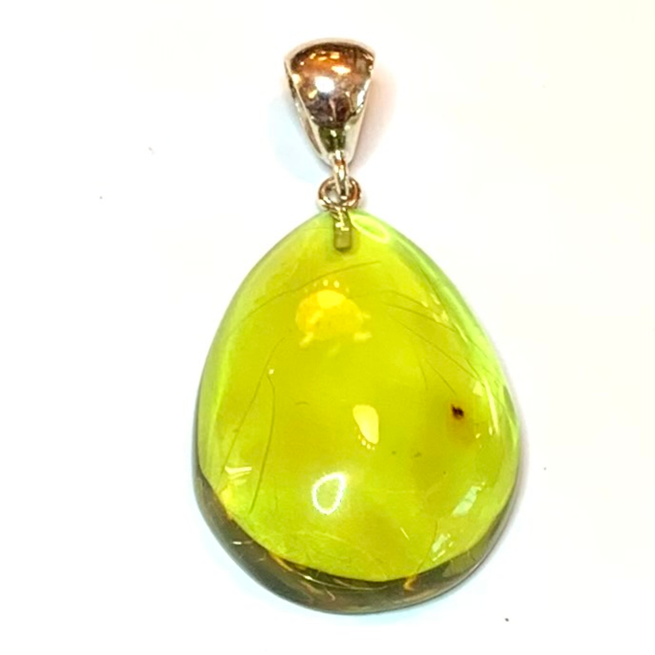 Classic Selection pendant in Baltic green amber