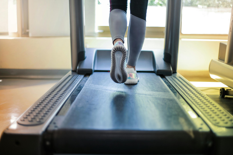 Walking Pad vs Treadmill: A Comprehensive Comparison for Your Fitness Needs