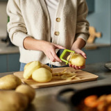 Straight Peeler Green/Grey by Joseph Joseph