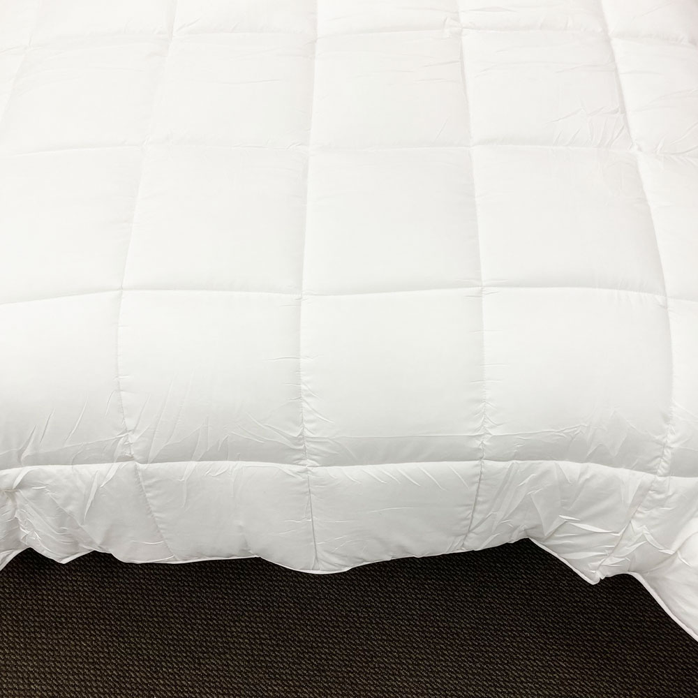 Commercial 300gsm Microfibre Duvet Inner queenb