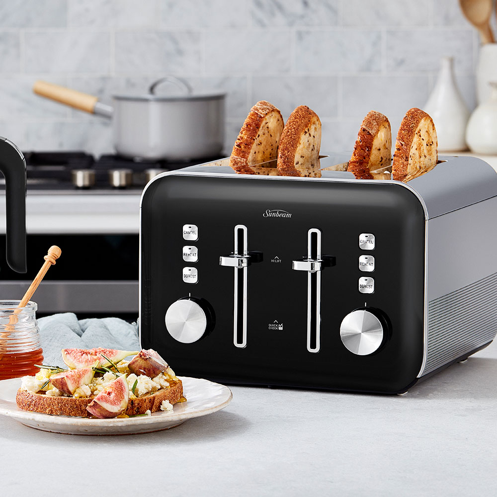 Simply Shine 4 Slice Toaster by Sunbeam (TAP4004BK) queenb