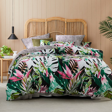 Akena Duvet Cover Set by Logan and Mason - queenb