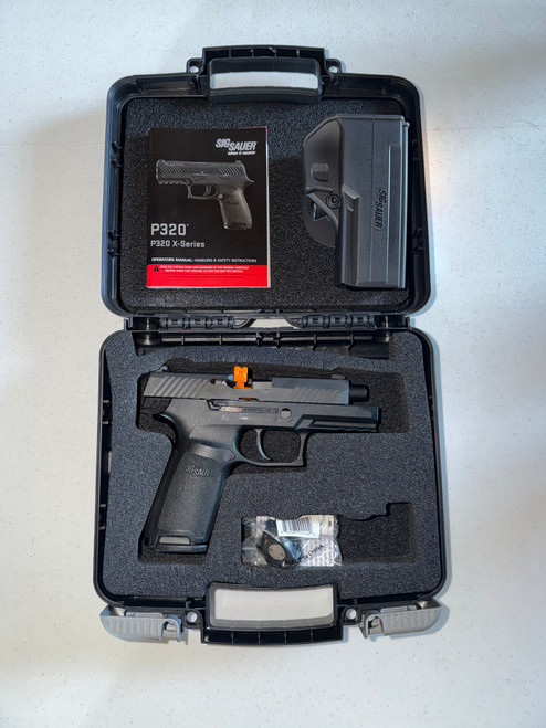 SIG P320 9mm Carry 3.9" Barrel X Series (Excellent Condition Like New) with Holster