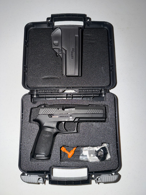 SIG P320 40 S&W 4.7" Barrel Full Long Rail (Like New) with Holster