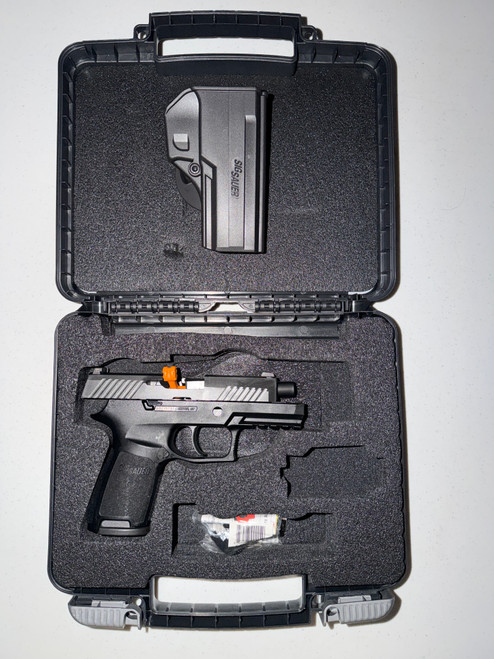 SIG P320 9mm Compact 3.9" Barrel (Like New) with Holster