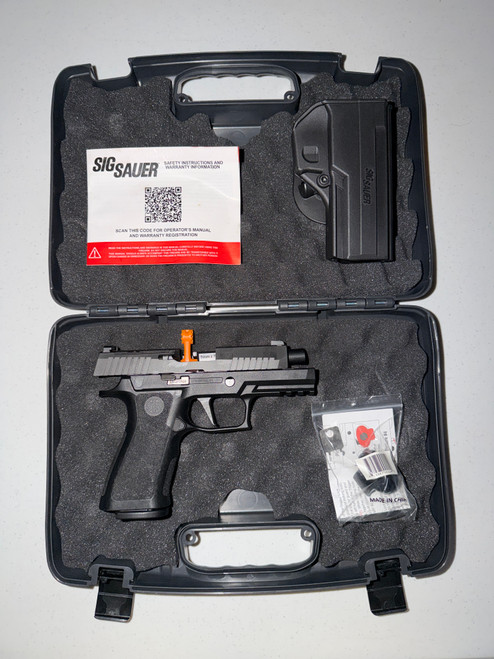 SIG P320 9mm Carry 3.9" Barrel X Series (Like New) Optic Ready with Tridium Sights and Holster