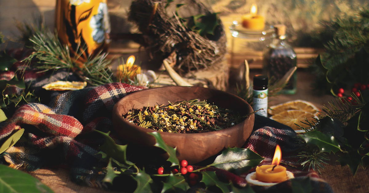 pagan yule altar