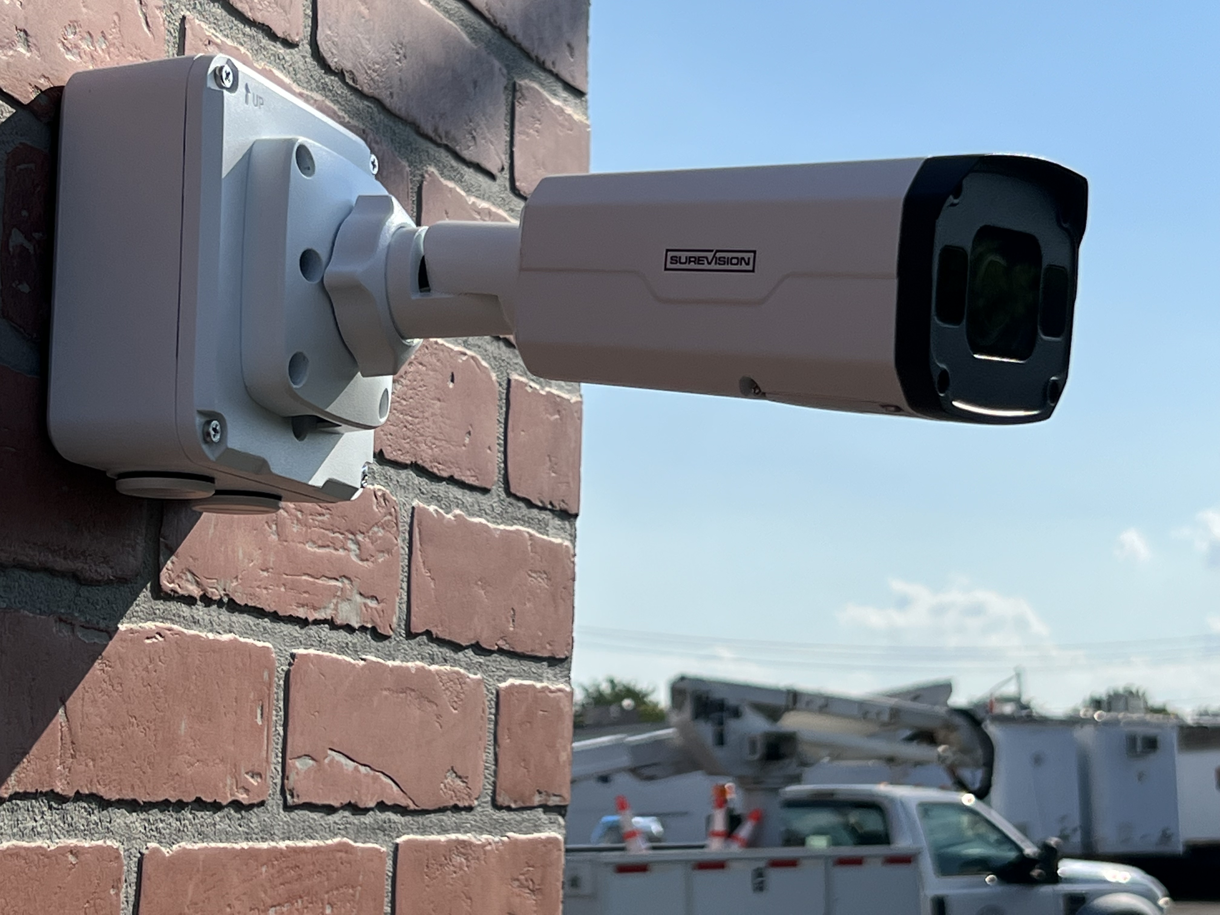 16 Channel 4K IP Camera Motorized Surveillance System / 16IPBV8-N