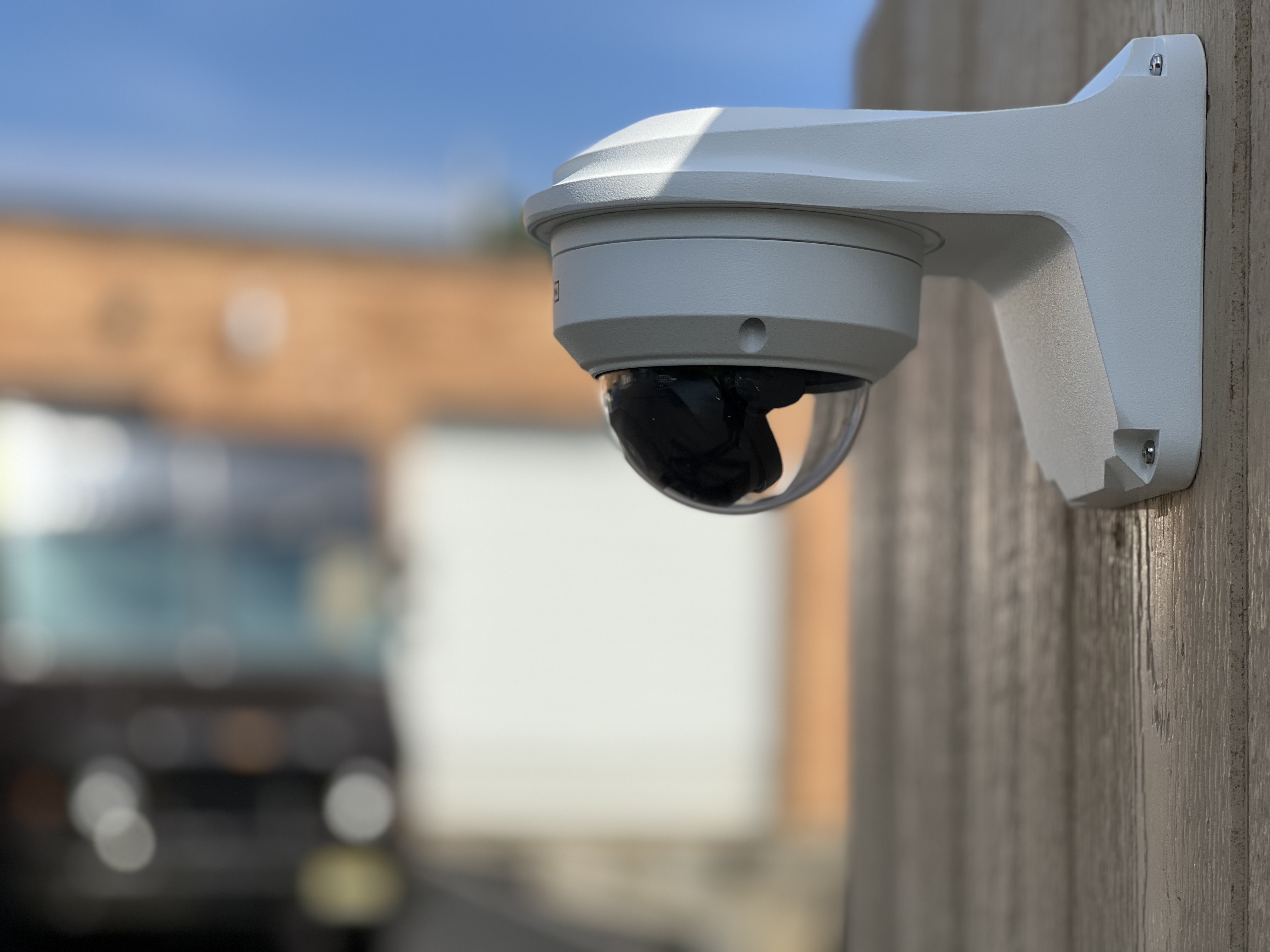 Vandal Dome IP System with 4 Cameras and 8 Channel Network Video Recorder / 4IPVP4-N