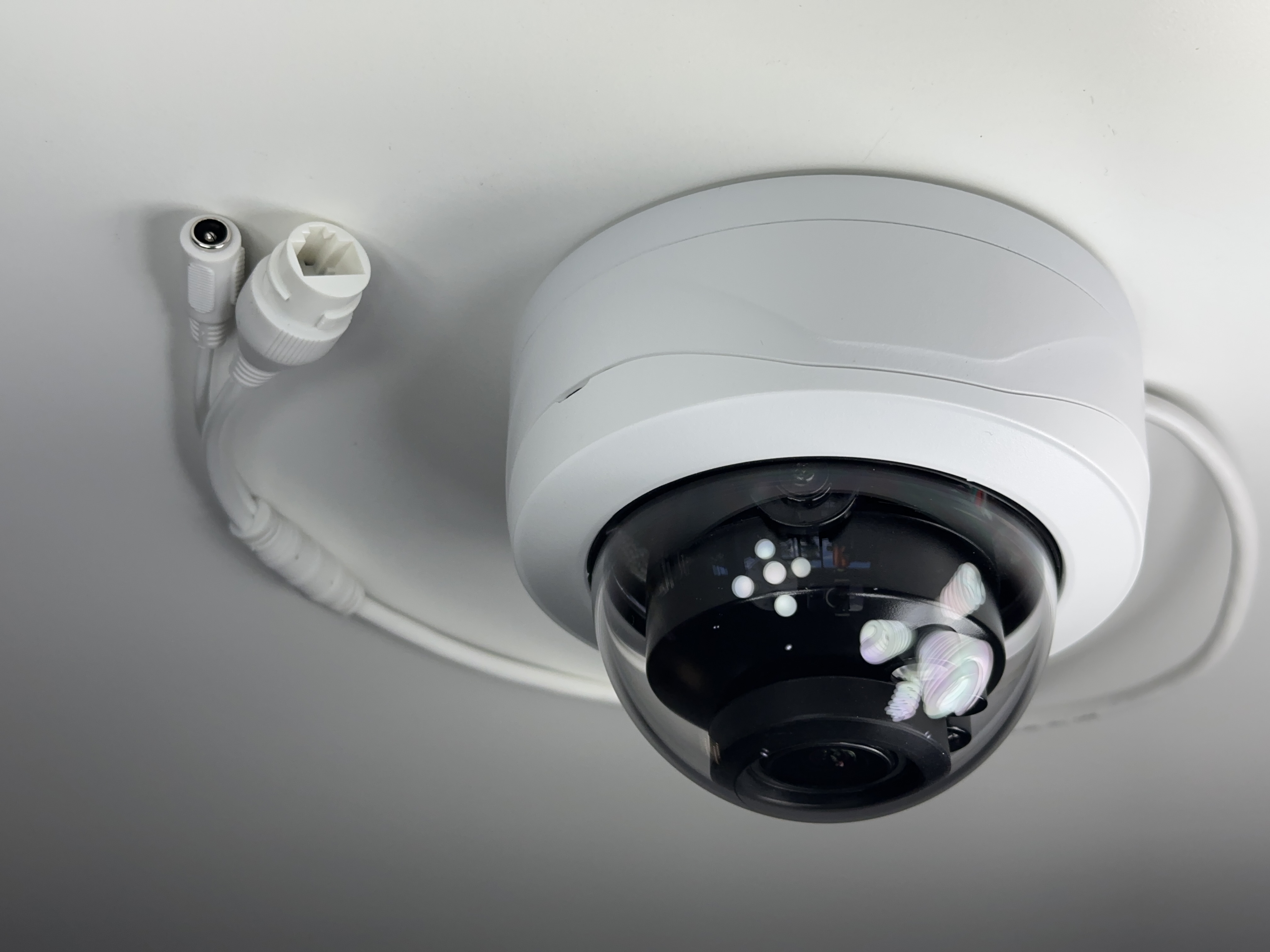 (CSP-IPAD4.S) Blue Line - 4MP Infrared Vandal Dome with Adjustable Lens IP Camera / BS893