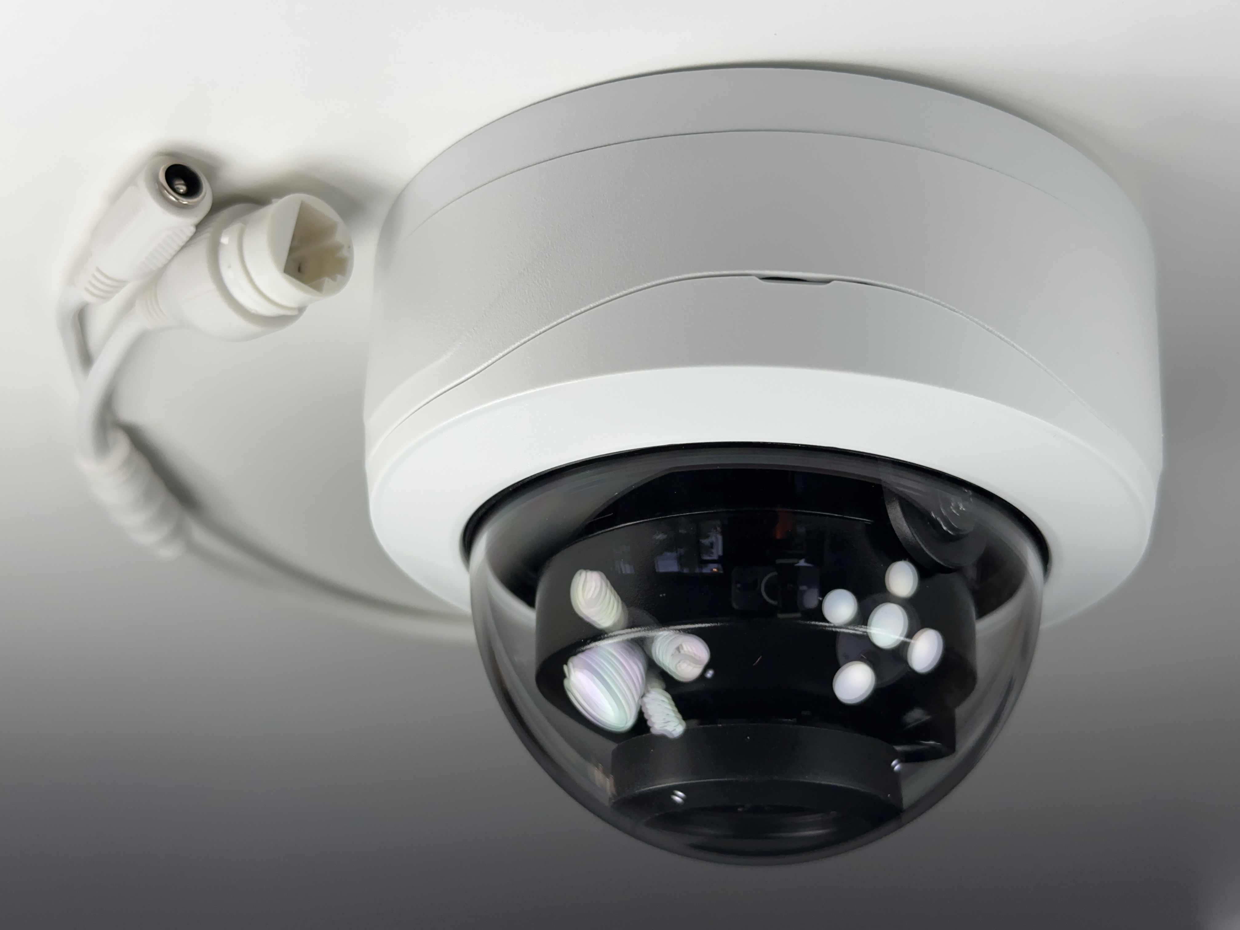 (CSP-IPAD4.S) Blue Line - 4MP Infrared Vandal Dome with Adjustable Lens IP Camera / BS896