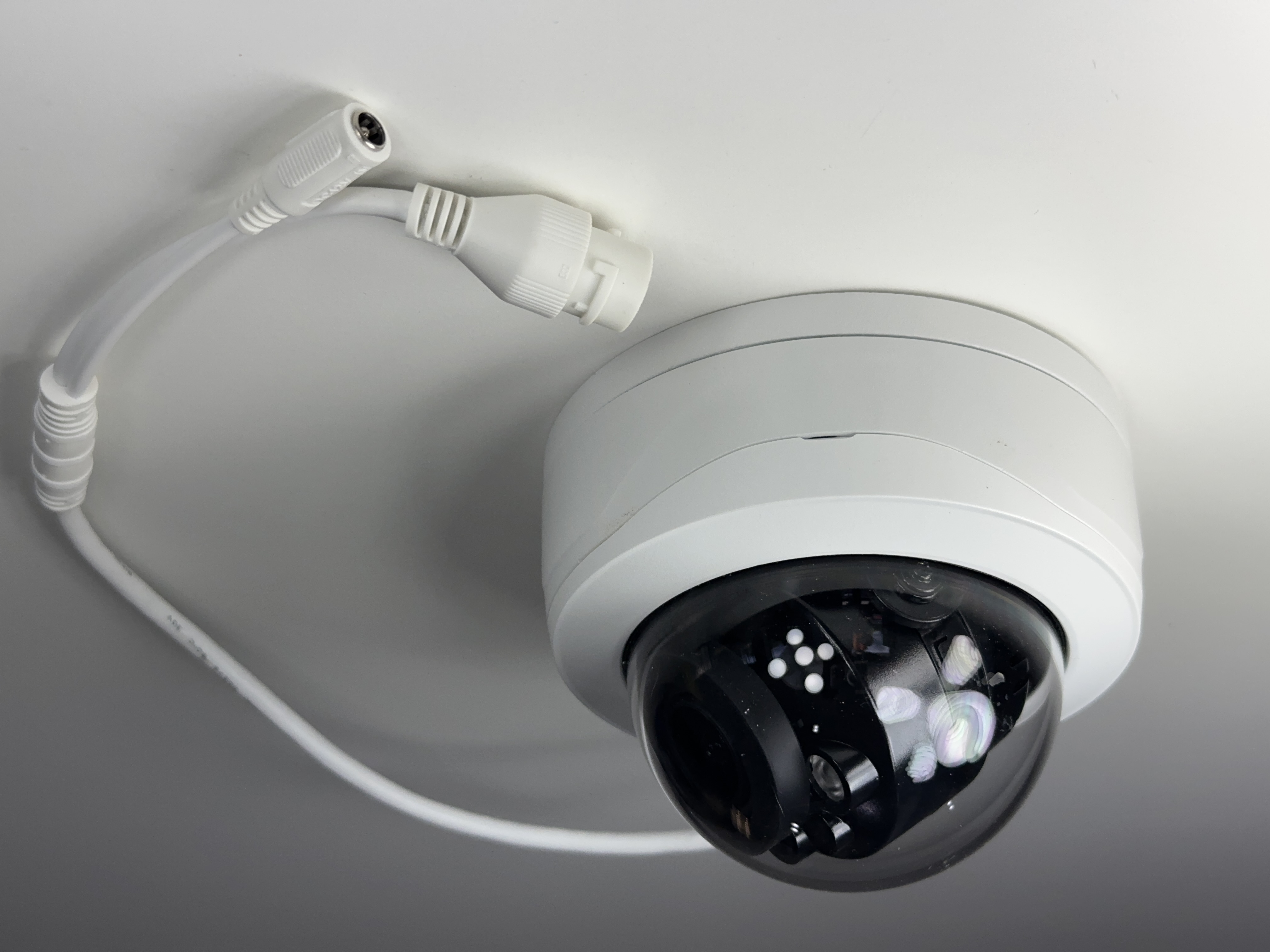 (CSP-IPAD8.S) Blue Line - 4K Infrared Vandal Dome with Adjustable Lens IP Camera / BS900