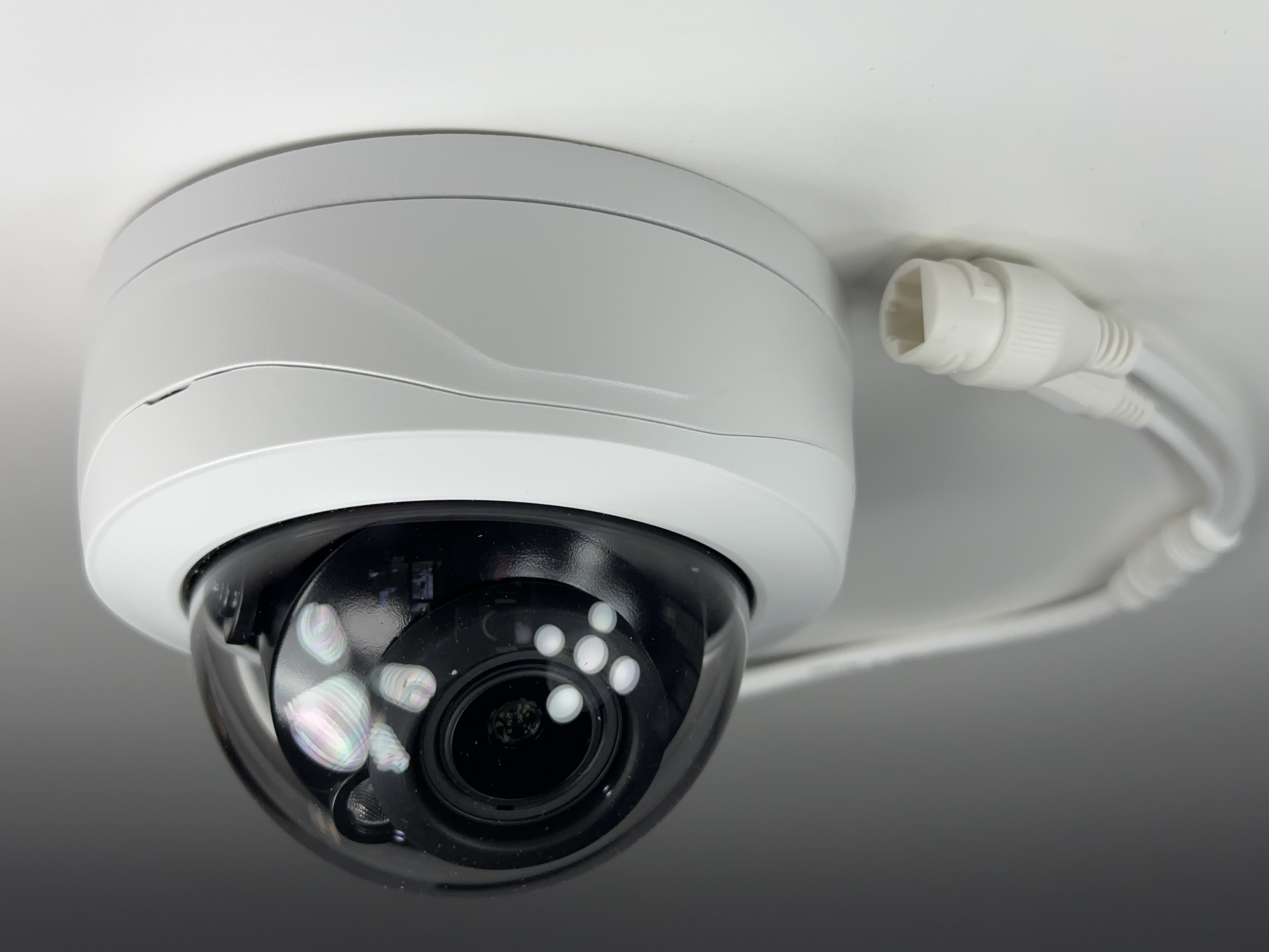 (CSP-IPAD8.S) Blue Line - 4K Infrared Vandal Dome with Adjustable Lens IP Camera / BS903