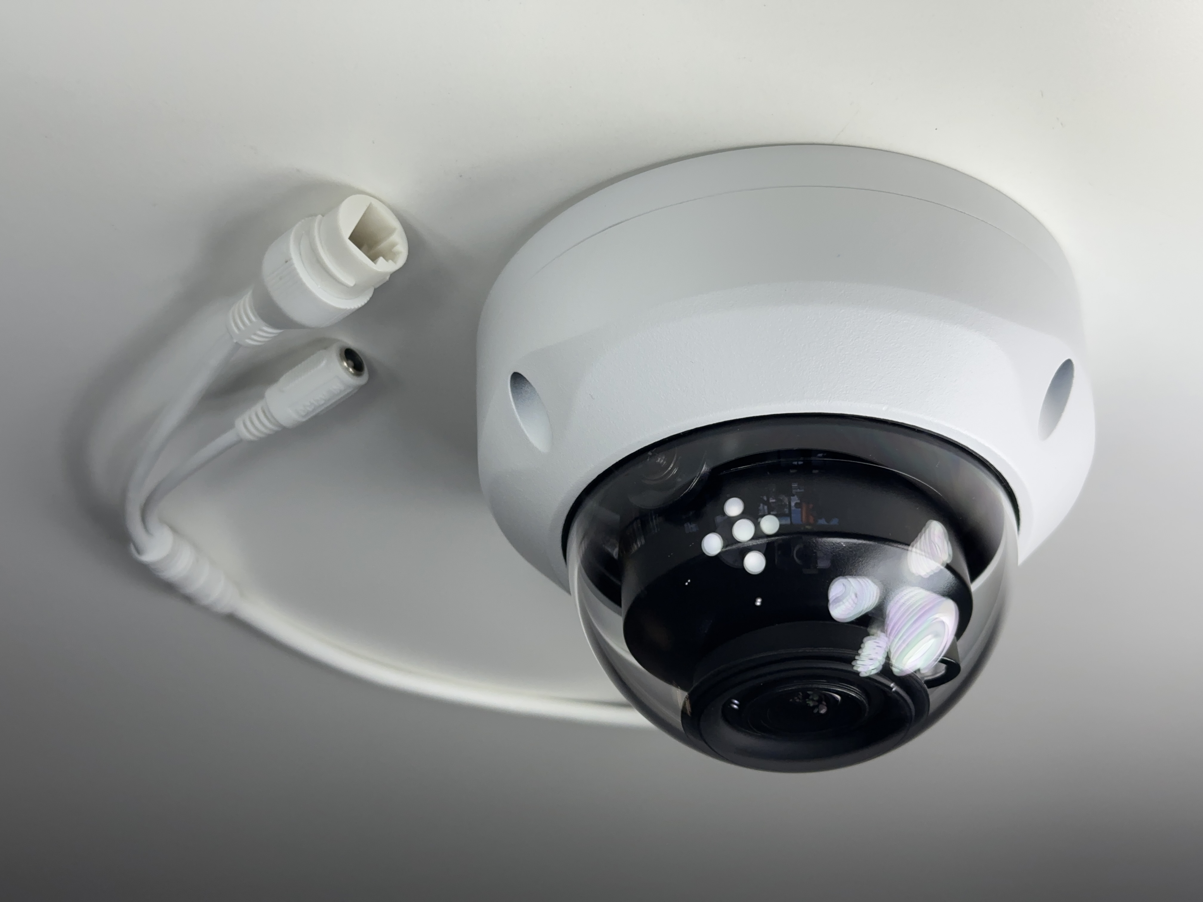 (CSP-IPAD8.V3) Blue Line - 4K Infrared Vandal Dome with Adjustable Lens IP Camera / BS906