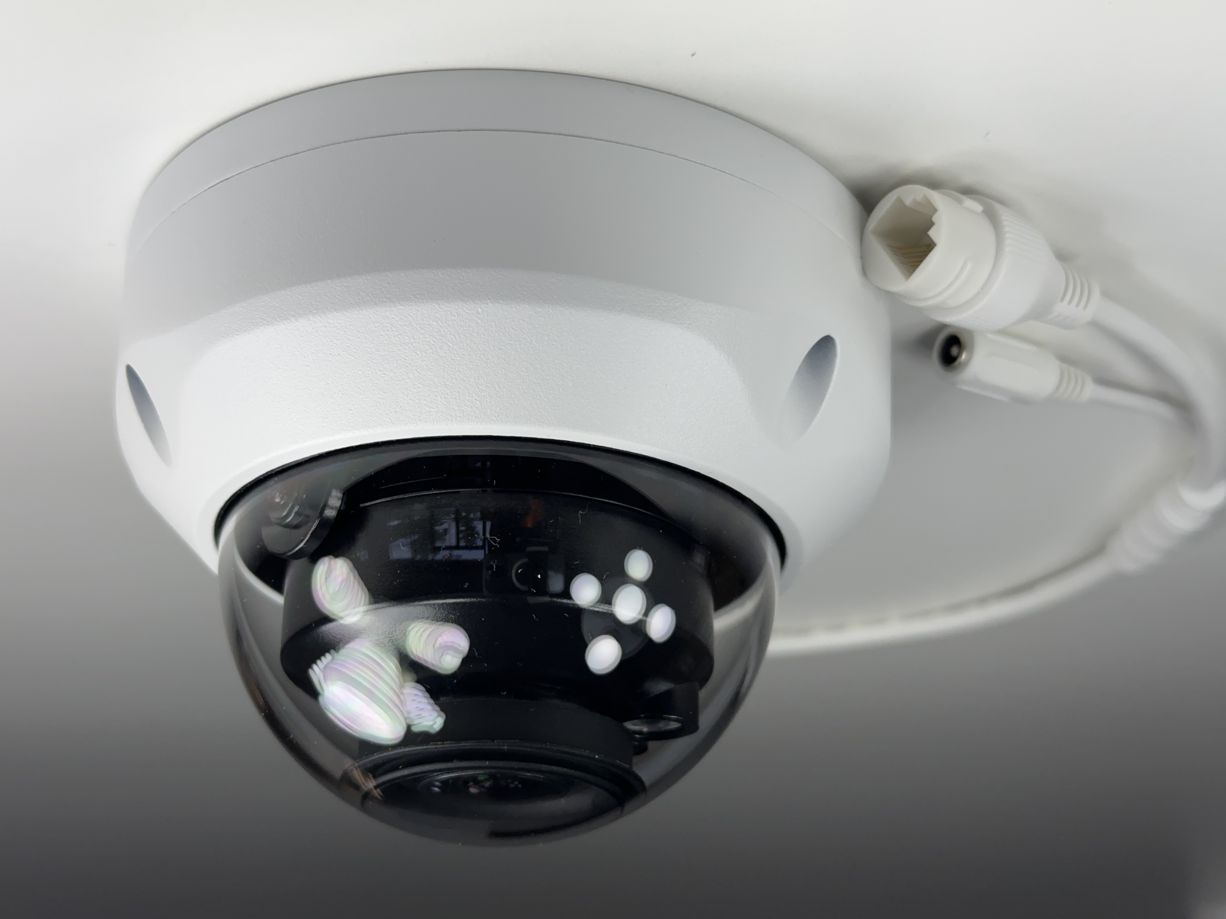 (CSP-IPAD8.V3) Blue Line - 4K Infrared Vandal Dome with Adjustable Lens IP Camera / BS908