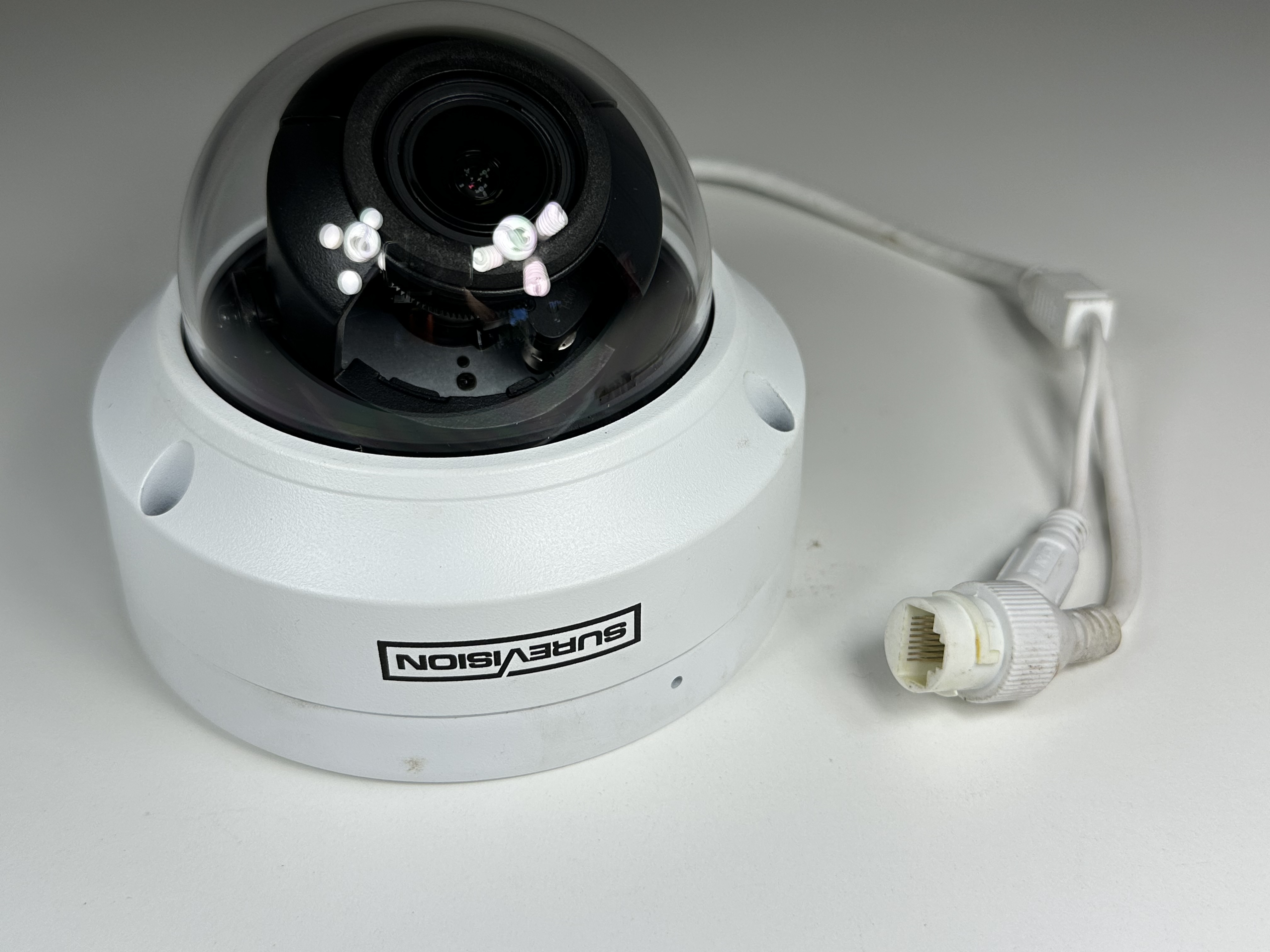 (SV-DV4-N) Green Line - 4MP Varifocal Dome IP Security Camera with Motorized Zoom  / BS1045
