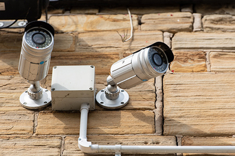 How to Set Up a Comprehensive Security Camera Monitoring System