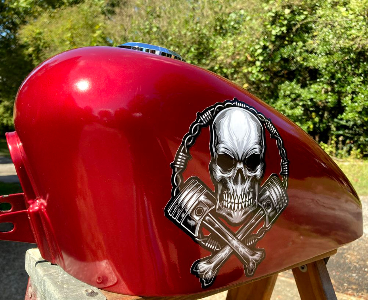 Shown on a 2.2 gal sportster tank  color (gray)