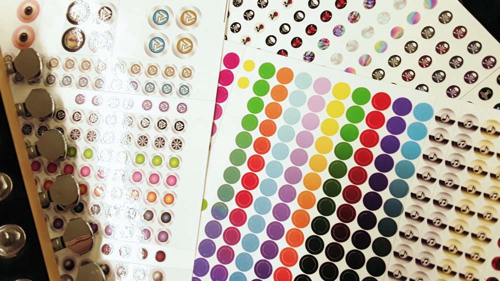 dots-glossy.jpg