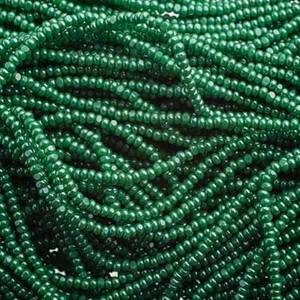 13/0 Opaque Green Luster 10g
