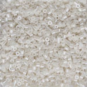 11/0 Linea - Pearl 30g Bag