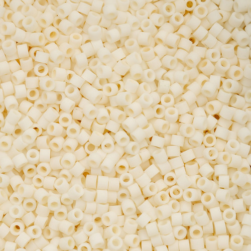 11/0 Cream Matte Glazed Luster 25g Bag