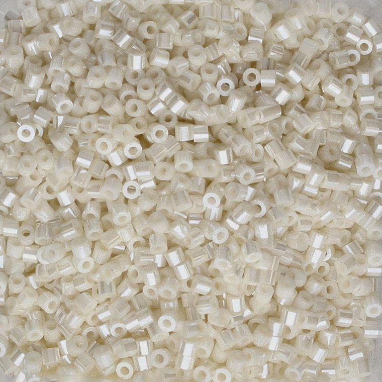 11/0 Linea - Eggshell 30g Bag