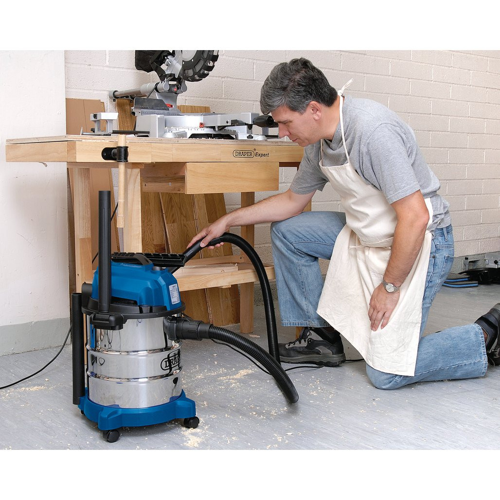 230V Wet and Dry Vacuum Cleaner with 