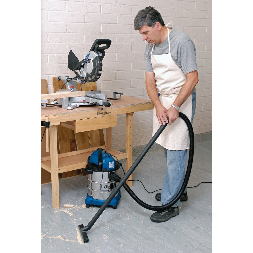 230V Wet and Dry Vacuum Cleaner with 