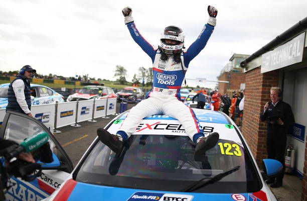 An action-packed weekend of BTCC racing at Croft