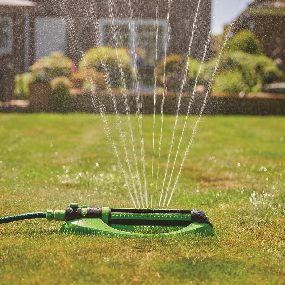 Draper Oscillating Sprinkler with 9-21 Jets (09957)