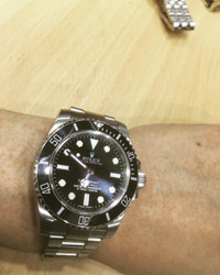 The Smart Luxury Trend: Why Professionals Are Choosing Hypereptime Watches