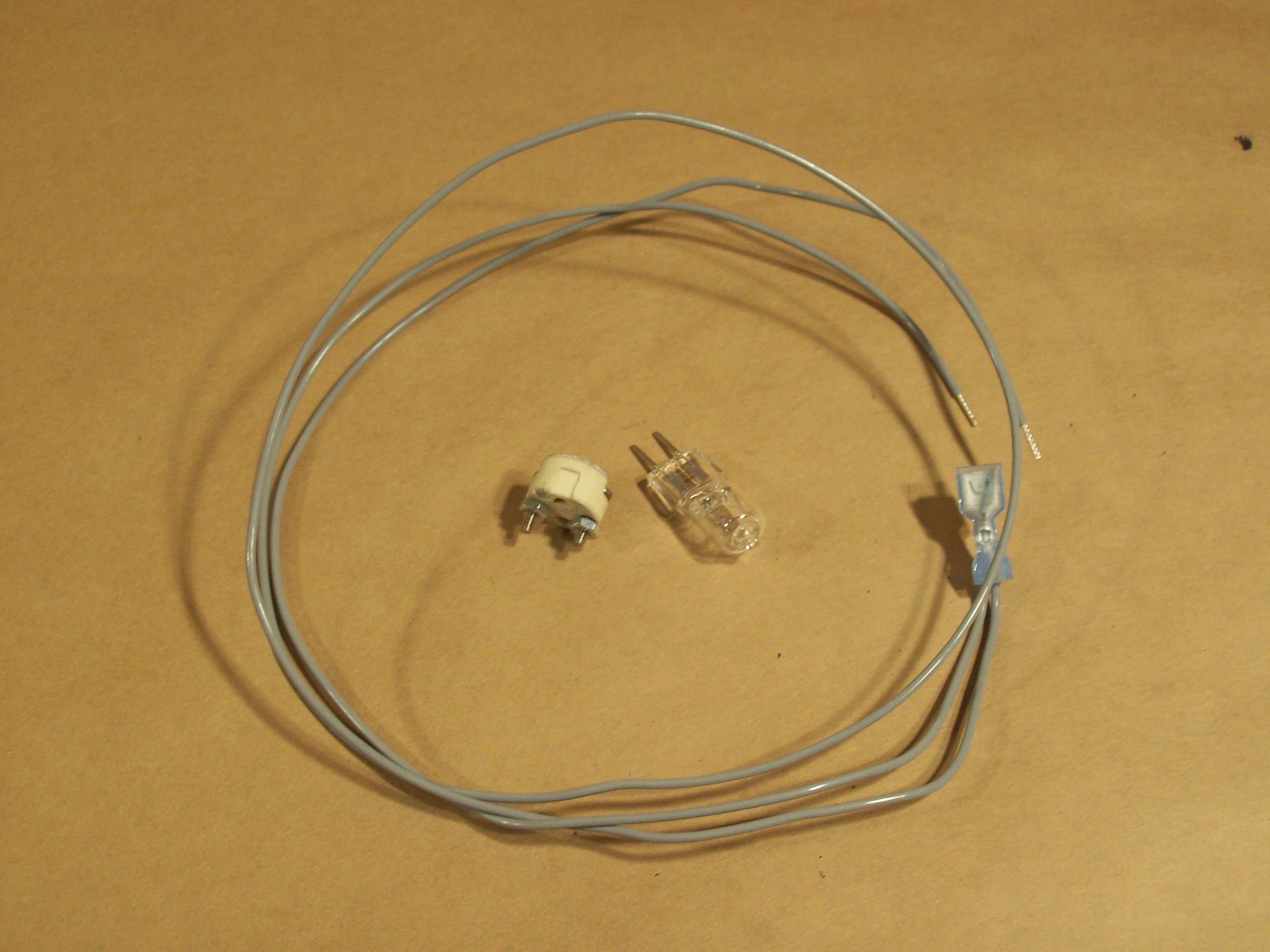 Enviro DV62 Halogen Socket Light & Wire (50-2316)