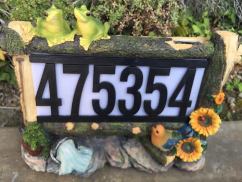 Frog solar address light and house number solar light with Frogs and Sunflowers.