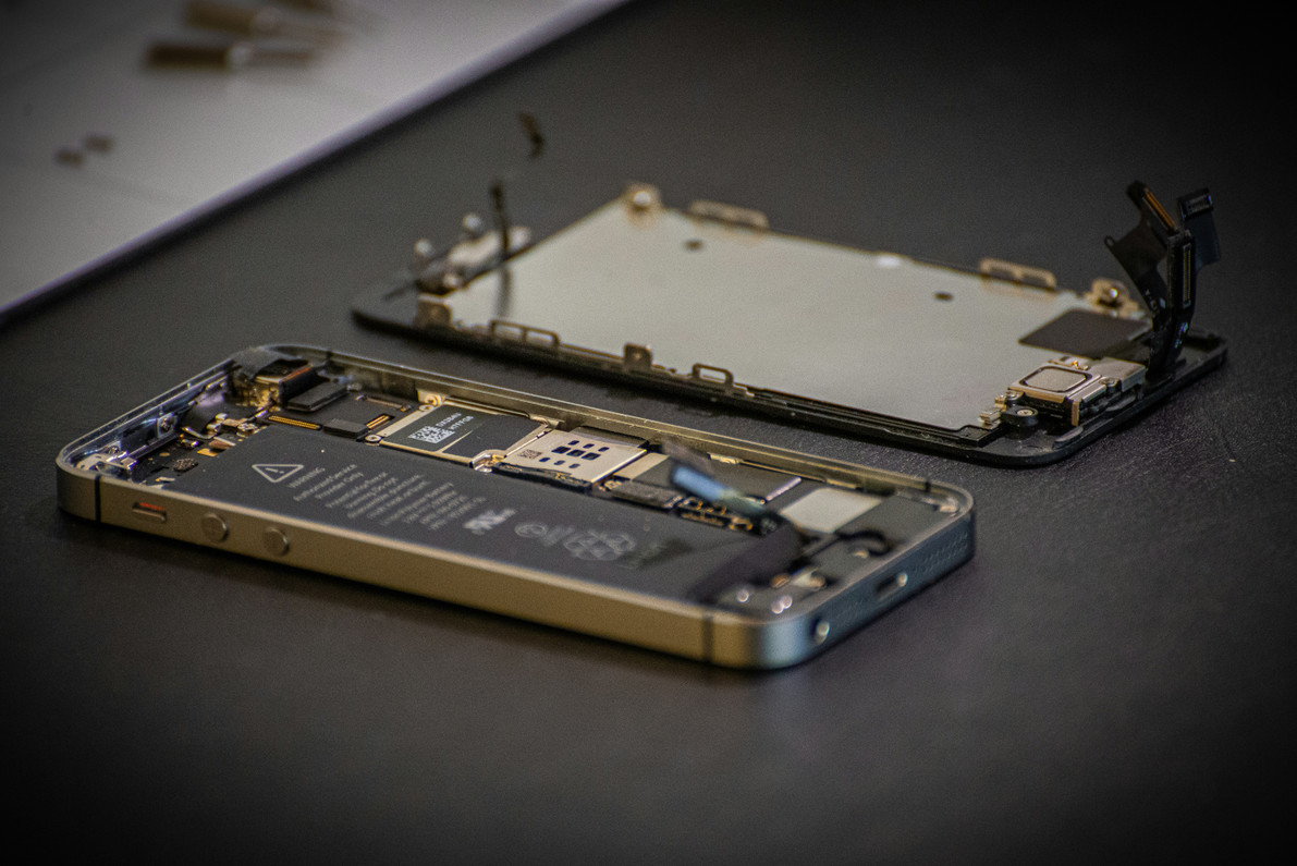 Expert iPhone Battery Replacement at WESTCOAST REPAIRS