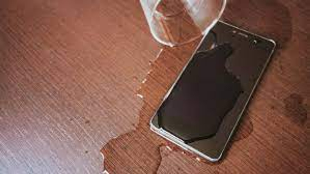 How to fix your water-damaged phone?