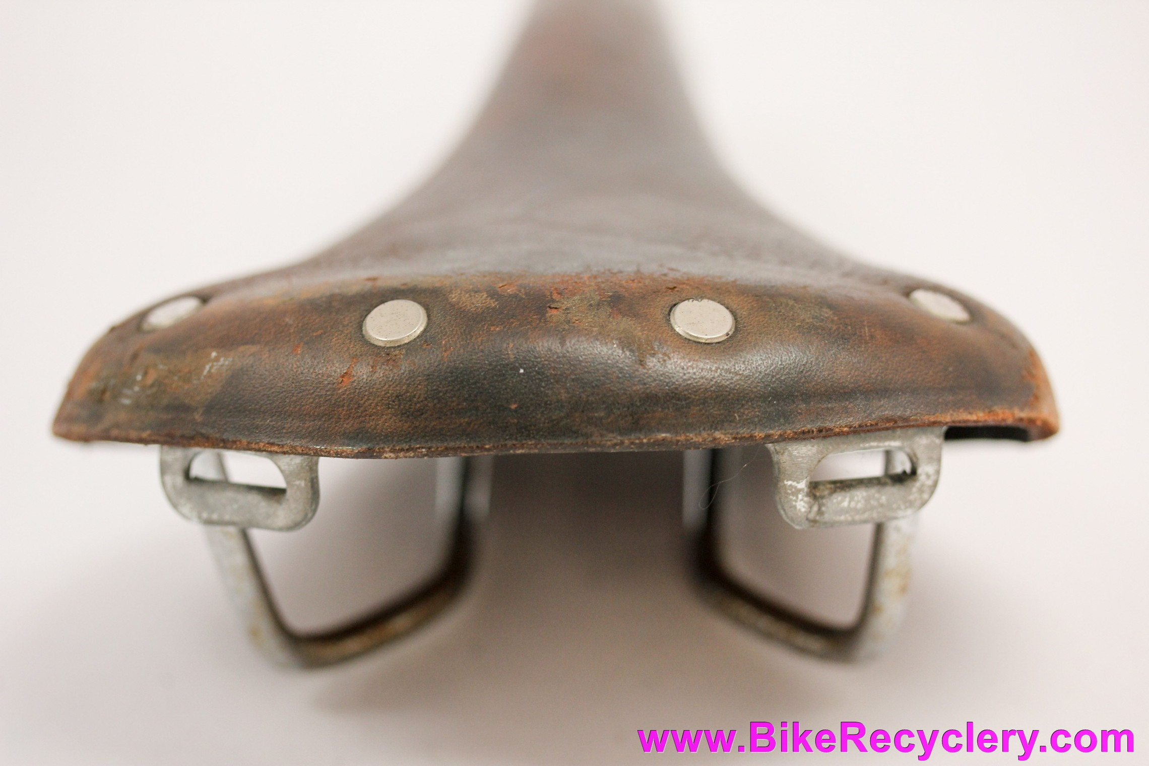 Fujita Belt F17 Competition Leather Saddle: 1970's - Made in Japan