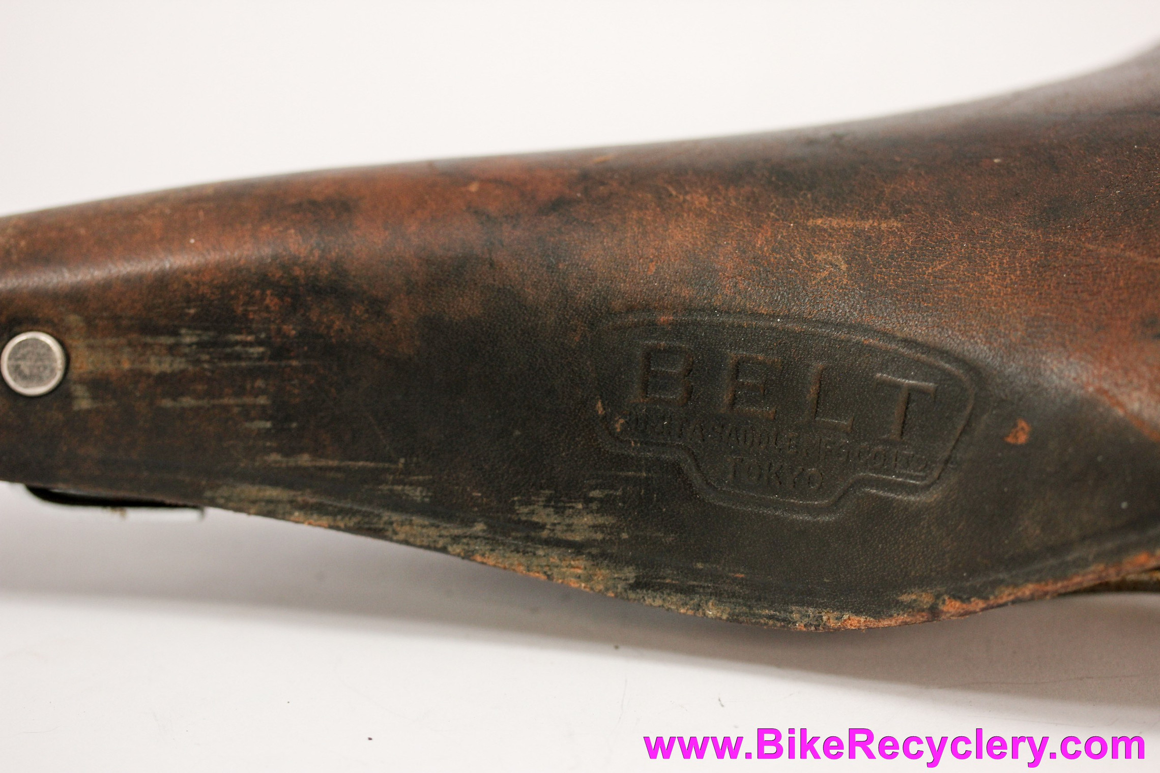Fujita Belt F17 Competition Leather Saddle: 1970's - Made in Japan