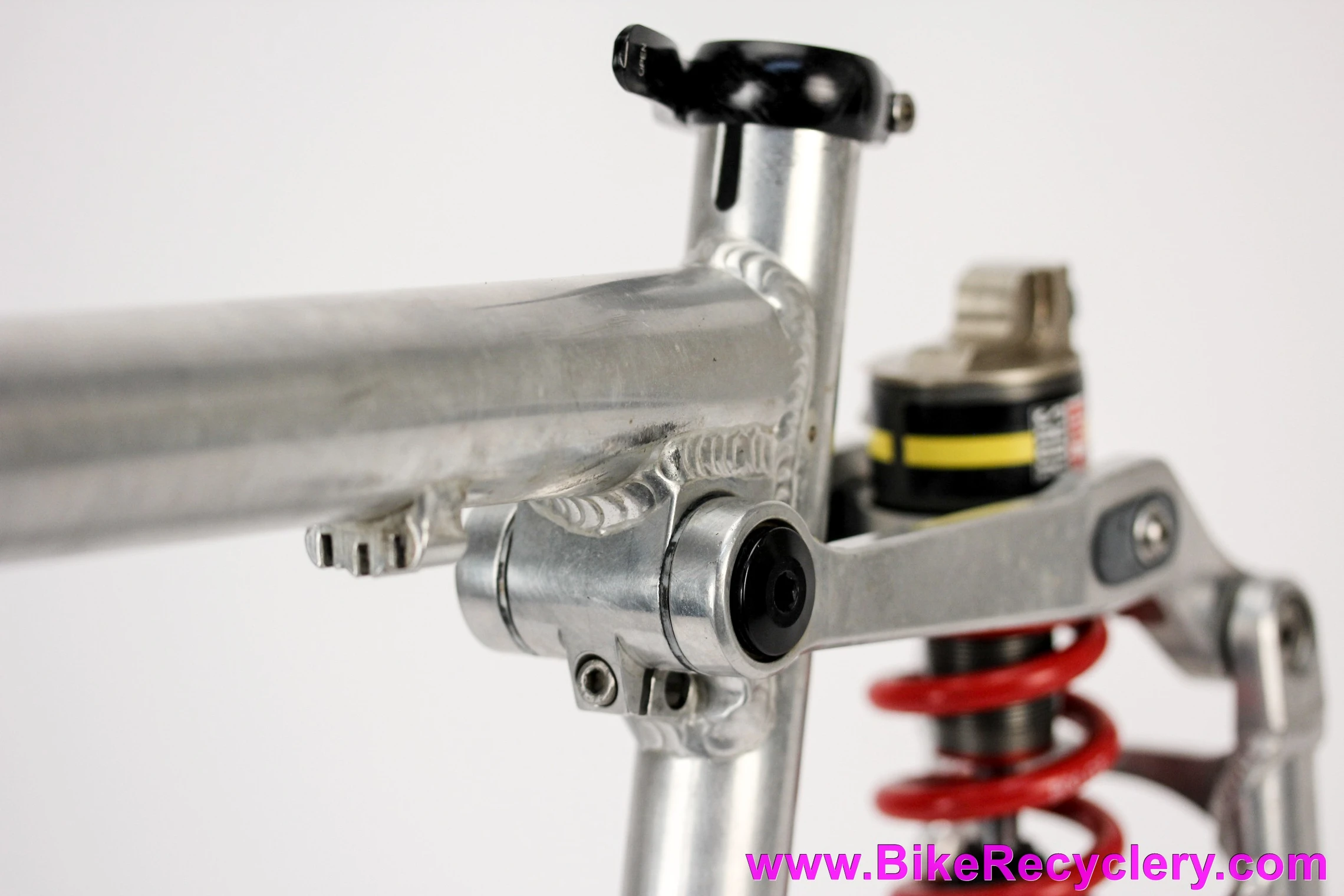 1997 GT LTS1 Frame 18" Medium Rockshox Super Deluxe Trunnion 800lb Needle Bearing Pivot